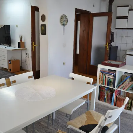 Apartamento In *